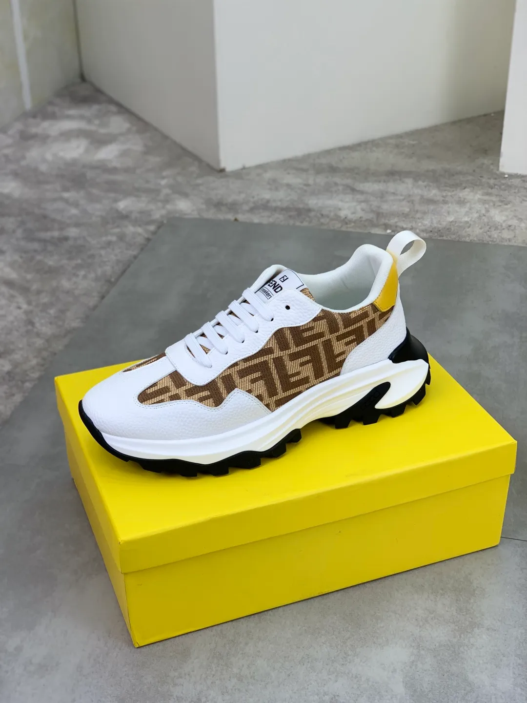 ​Men's shoes 💰P440 💰【New】Little monster 🆘 New FENDI 🕶️🕶️Simple routing effect, showing an elegant and cool driving shoe 🎬Using imported calfskin + first-layer pigskin lining🐂Excellent material🎬Detailed workmanship 🤗Comfortable foot feel➰➰. ​Pair it with any outfit to show your taste and temperament, low-key luxury ♻️Design ​simple and elegant ​noble and fashionable 🍃​Very loved and favored by trendy men 💓❤️Size: 38-44 (45 customized) 3️⃣ colors available